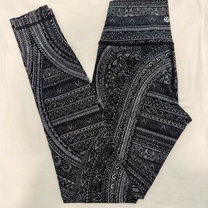Lululemon Leggings (size 6)